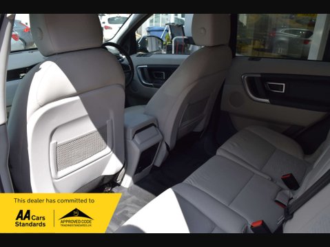 Land Rover Discovery Sport 2.0 Discovery Sport SE Tech TD4 4WD 5dr 32
