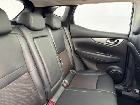 Nissan Qashqai 1.3 Qashqai Tekna DiG-T 5dr 27
