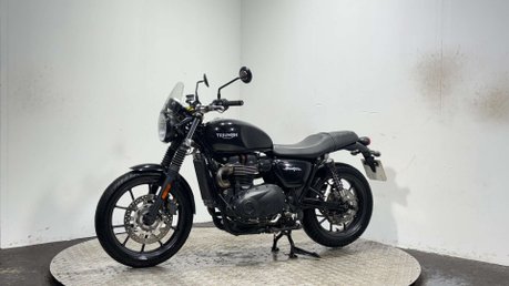 Triumph Street 900 2016 ONLY 14K MOT SPORTS EXHAUST WARRANTY 900CC 7