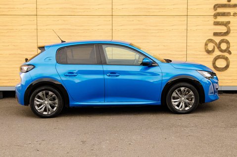 Peugeot 208 ALLURE PREMIUM 14