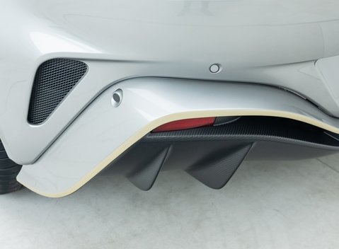 Aston Martin V12 Vantage 33