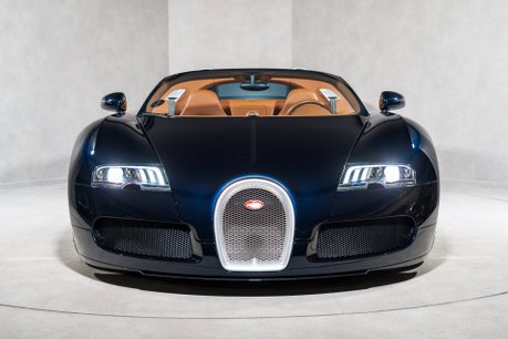 Bugatti Veyron GRAND SPORT. FRESH SERVICE. EX BUGATTI DISPLAY CAR. OUTSTANDING PROVENANCE 2