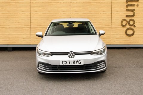 Volkswagen Golf LIFE TSI 5