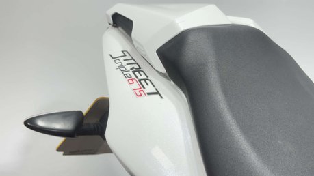 Triumph Street Triple R 2015 15K QUICK SHIFTER ARROW EXHAUST NEW MOT NAKED BIKE 12
