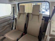 Land Rover Discovery 3.0 Discovery SE Tech SDV6 Auto 4WD 5dr 53