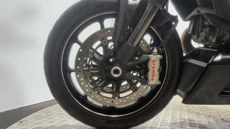 Ducati Diavel 1198 CARBON EDITION 24K 1 OWNER JUST SERVICED MOT APRIL 2027 21
