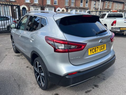 Nissan Qashqai 1.2 DIG-T Tekna Euro 6 (s/s) 5dr 4