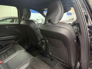 Volvo XC60 2.0 D4 R-Design Pro SUV 5dr Diesel Auto AWD Euro 6 (s/s) (190 ps) 38
