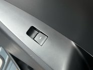 Hyundai IONIQ PREMIUM MHEV 38