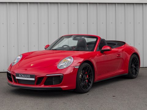 Porsche 911 Carrera GTS Cabriolet - karminrot - Spark 1:43 - fabrikneu