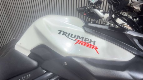 Triumph Tiger 2012 39K RECENTLY SERVICED LONG MOT ADVENTURE BIKE 800CC 42