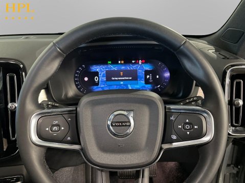 Volvo XC40 2.0 B3 MHEV Core SUV 5dr Petrol Hybrid DCT Auto Euro 6 (s/s) (163 ps) 13
