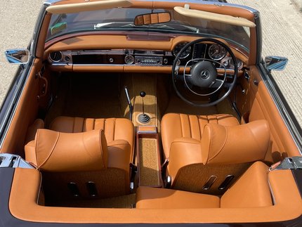 Mercedes-Benz W113 280SL 4