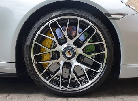 Porsche 911 (991) Turbo S 13