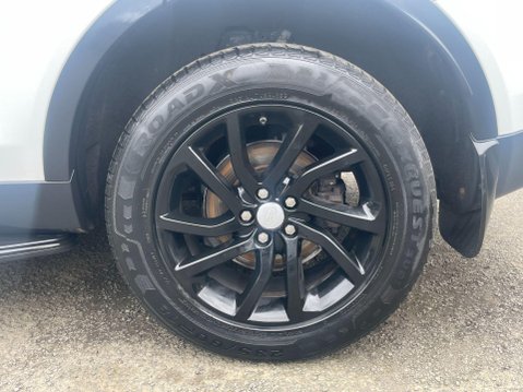 Land Rover Discovery Sport 2.0 TD4 SE Tech Auto 4WD Euro 6 (s/s) 5dr 10