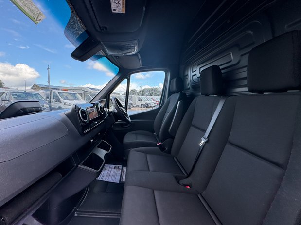 Mercedes-Benz Sprinter AUTO MWB L2H2 High Roof 315 Pro Air Con Camera EURO 6 13