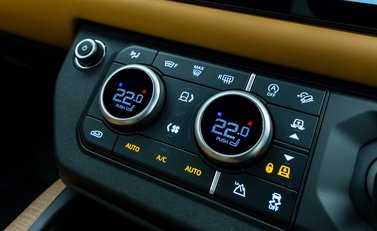 Land Rover Defender 110 X P400 22