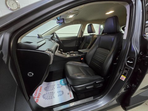 Lexus NX 2.5 300h Sport E-CVT 4WD Euro 6 (s/s) 5dr 40