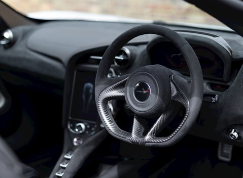 McLaren 720S Performance 13