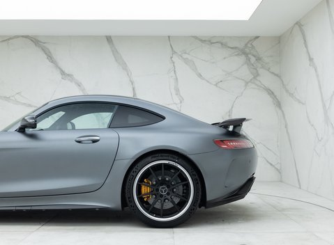 Mercedes-Benz AMG GT R PREMIUM 31
