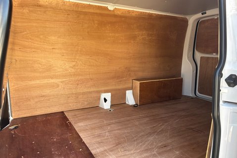 Volkswagen Transporter T32 Lwb 204 ps Tdi Highline 4Motion DSG Panel Van 10