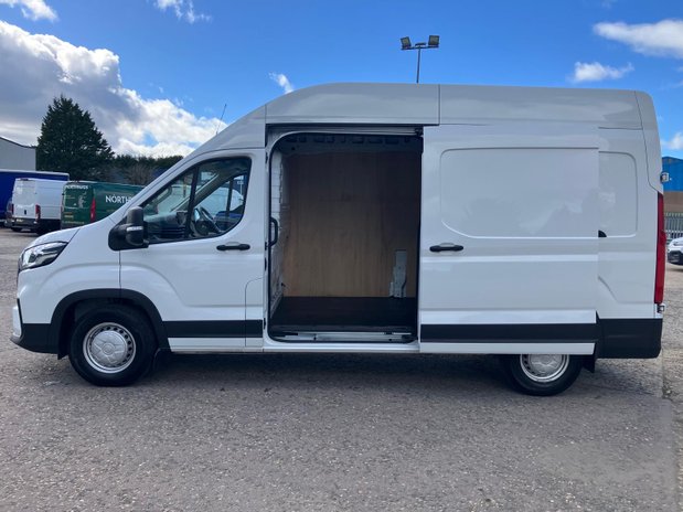 Maxus Deliver 9 Deliver LWB Diesel 9 2.0 D20 150 Extra High Roof Van 15
