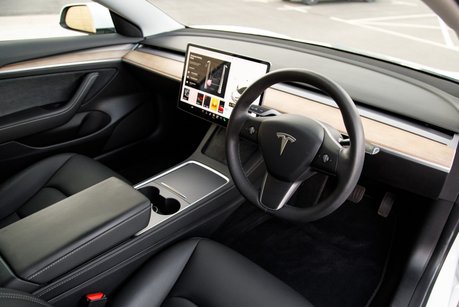 Tesla Model 3 STANDARD RANGE PLUS