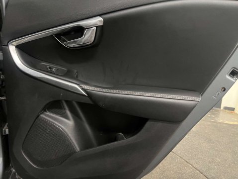 Volvo V40 2.0 V40 R-Design Pro D3 Auto 5dr 21