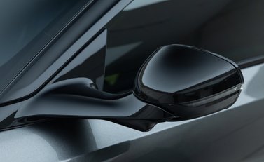 Aston Martin DB12 V8 27