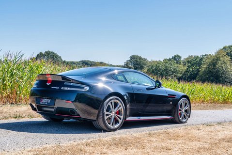 Aston Martin Vantage S V12 Manual 5