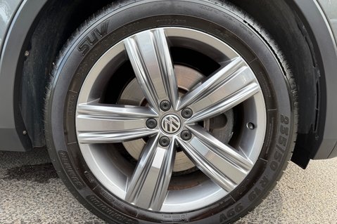 Volkswagen Tiguan SEL TSI BMT 4MOTION DSG - PANROOF - CARPLAY - FULL SERVICE HISTORY 71