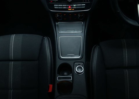 Mercedes-Benz GLA 1.6 GLA180 GPF Urban Edition SUV 5dr Petrol 7G-DCT Euro 6 (s/s) (122 ps) 21