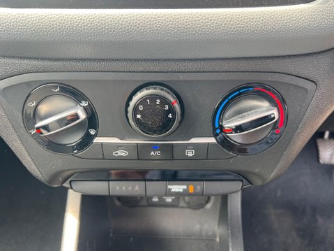 Hyundai i20 1.2 Blue Drive SE Euro 6 (s/s) 5dr 35