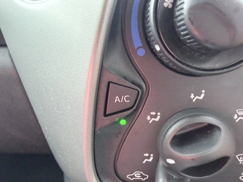 Toyota Aygo 1.0 VVT-I X-PLAY 18