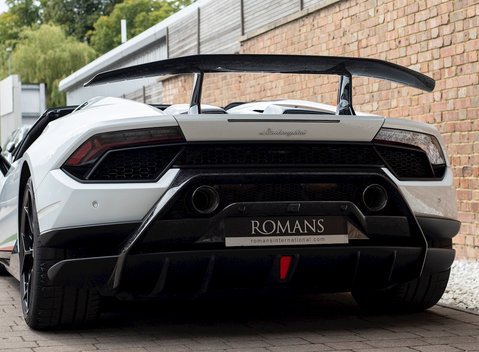 Lamborghini Huracan Spyder LP640-4 Performante 24