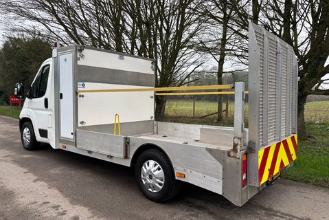 Peugeot Boxer 165ps BlueHDi 335 Drop & Go Low Floor Traffic Management - Toolbox 5