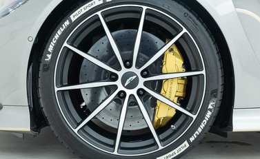 Aston Martin V12 Vantage 24