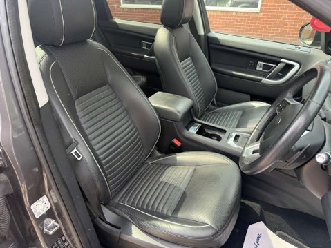 Land Rover Discovery Sport 2.0 Discovery Sport Dynamic Luxury HSE Si4 Auto 4WD 5dr 36