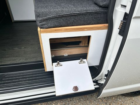 Volkswagen Transporter T30 TDI P/V HIGHLINE CAMPER 32
