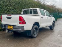 Toyota Hilux Active | 2.4 LT | Double Cab | Tow Bar | Camera | Air Con | 3