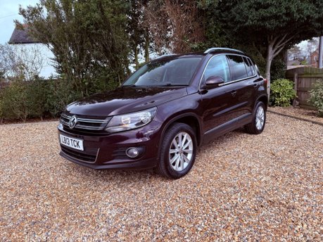 Volkswagen Tiguan 2.0 TDI BlueMotion Tech SE DSG 4WD Euro 5 (s/s) 5dr 1