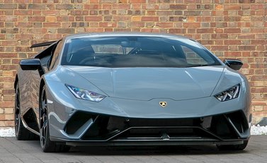 Lamborghini Huracan LP640-4 Performante 1