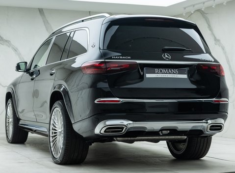 Mercedes-Benz GLS 600 Maybach 10