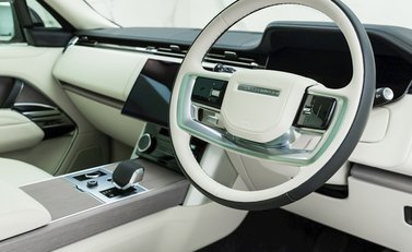 Land Rover Range Rover D350 Autobiography 9