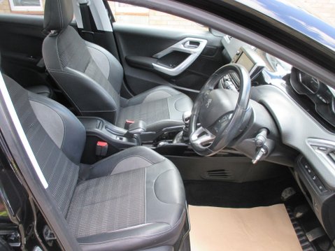 Peugeot 2008 1.2 PureTech Allure Premium Euro 6 (s/s) 5dr 23