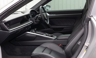 Porsche 911 (992) Turbo S 16