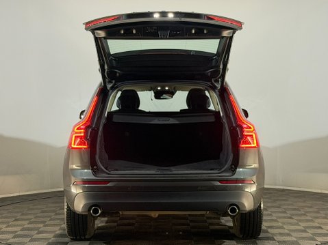 Volvo XC60 D4 MOMENTUM PRO AWD 8