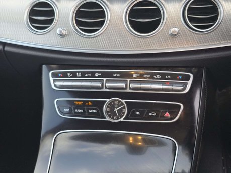 Mercedes-Benz E Class 2.0 E220d SE Saloon 4dr Diesel G-Tronic+ Euro 6 (s/s) (194 ps) 42