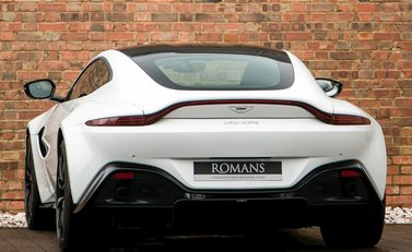 Aston Martin V8 Vantage 3