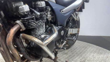 Kawasaki ZR Z750 2002 35K RUNNING PROJECT BIKE 750CC TOUER COMMUTER 31
